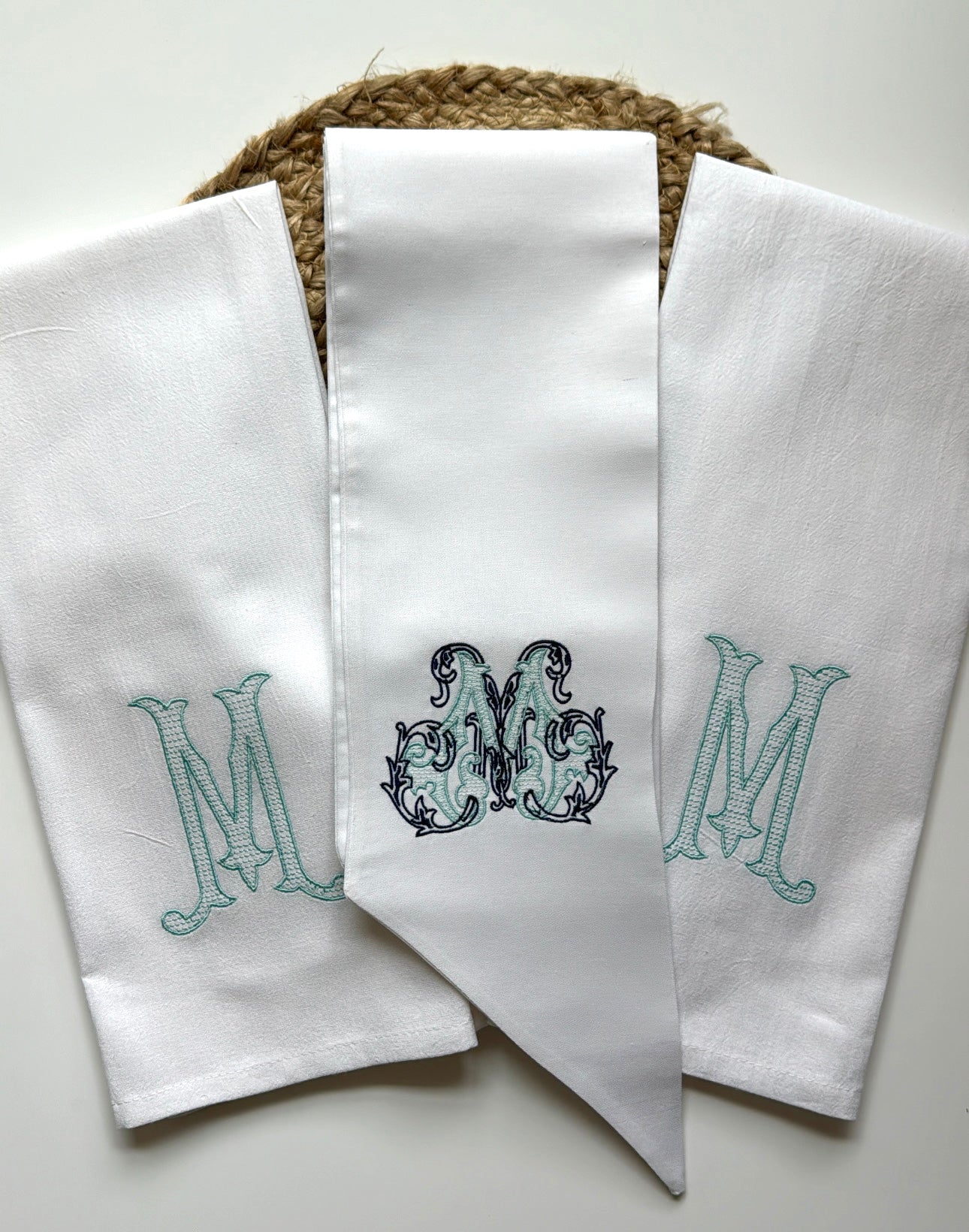 Wreath Sash & Linen Towel Set