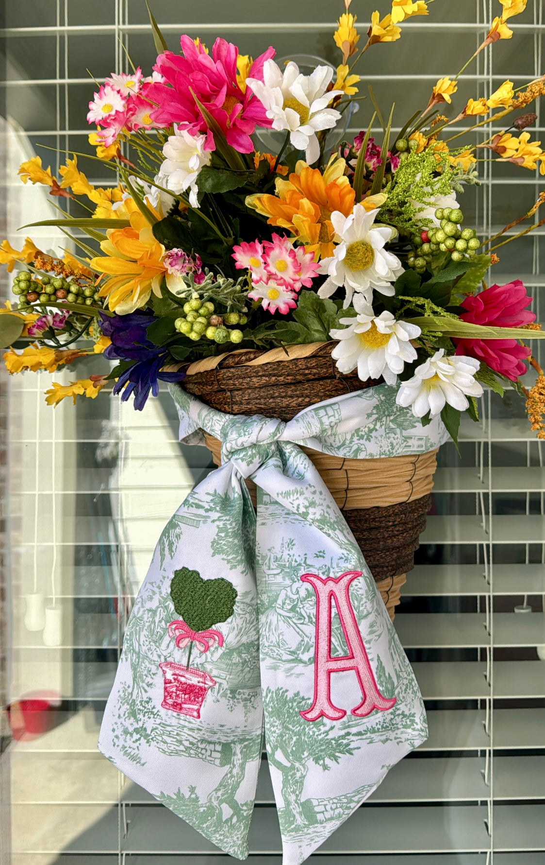Toile topairy heart & initial
